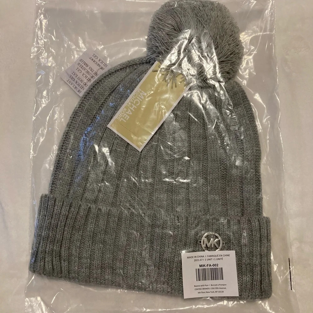 NWT Michael Kors Pom Pom Beanie Hat